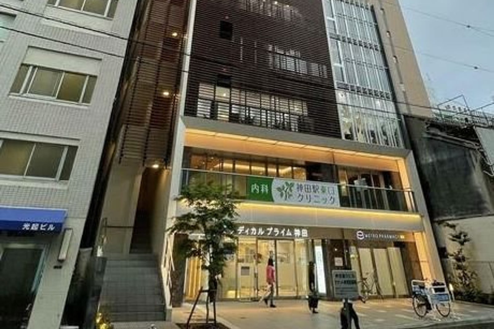 グラン,フォークス神田イーストタワー