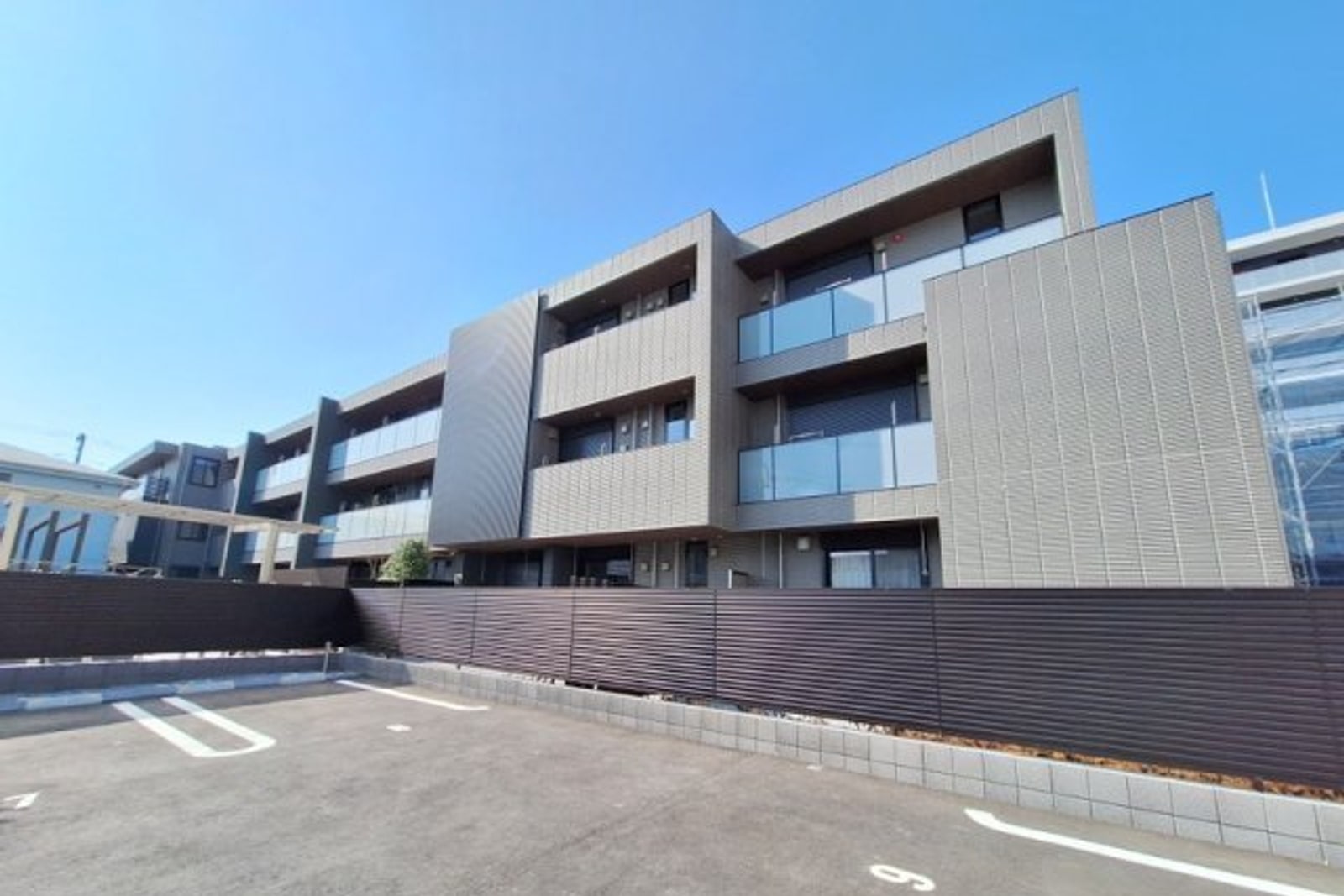 メゾンクレール谷在家